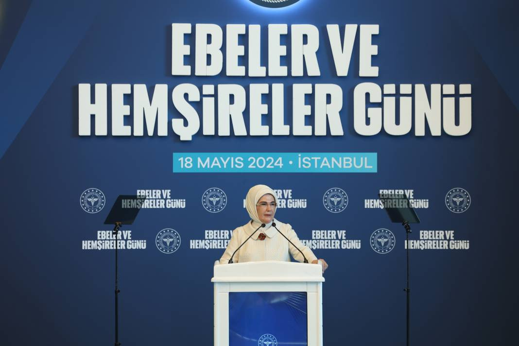 Emine Erdoğan İstanbul’da hemşire ve ebelerle bir araya geldi - Resim: 20
